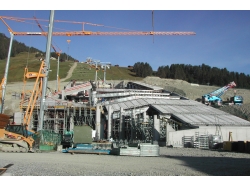 Nuova stazione interrata Sitas, Livigno (SO) - Fase di posa degli elmenti prefabbricati della copertura ( RAP, PAV)